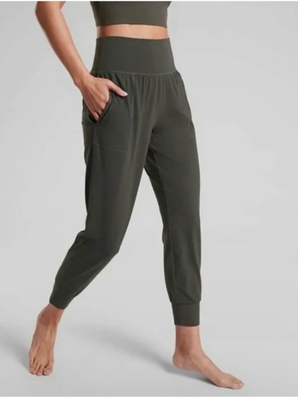 Athleta Salutation Olive Green Joggers Sz Small